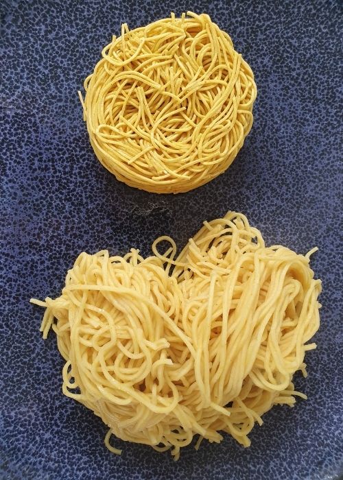 image to demonstrate what fine noodles look like before and after cooking