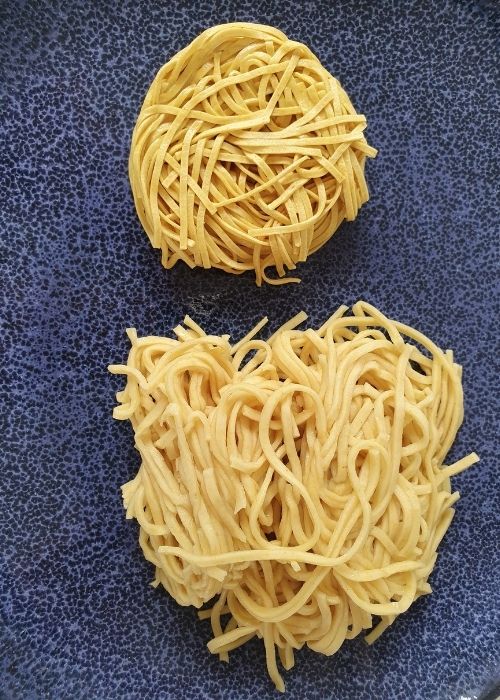 image to demonstrate what medium noodles look like before and after cooking
